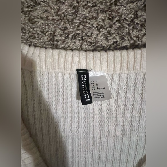 Cream Cardigan 🧸 - Picture 7 of 8